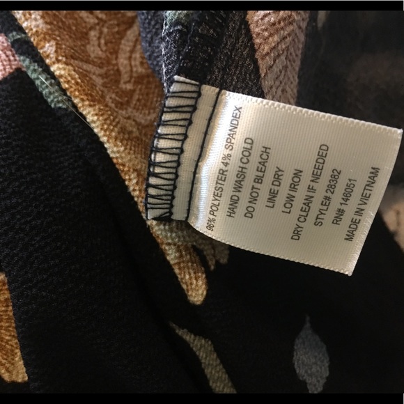 Monteau Floral Top - Picture 7 of 8